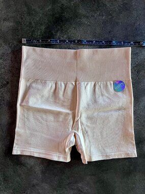 Victoria's Secret PINK Seamless Workout Shortie Size XS, Sand